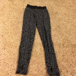 Stretch pant/ tight fit