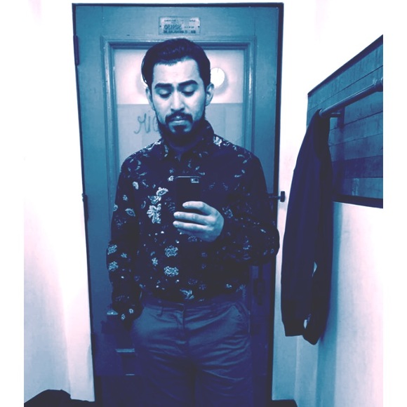 Meet your Posher, Ricky - Picture 2 of 5