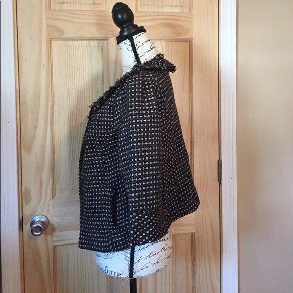 Sophisticated 1 button Black houndstooth style top - Picture 5 of 7