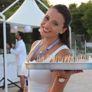 Meet your Posher, Alexandra