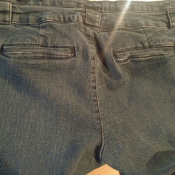 Jeans - Picture 2 of 3