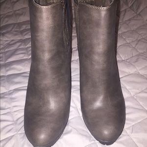 Candies booties