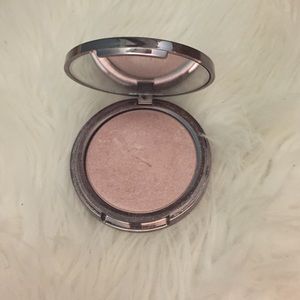 Girlactik Highlighter Lustre