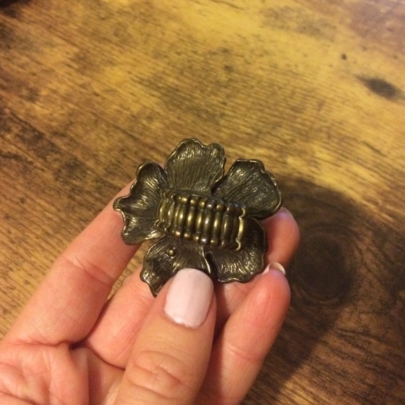 Ring 💍 - Picture 2 of 2