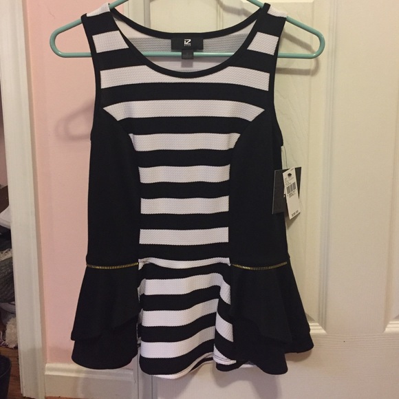 iZ Byer black & white cute tank!