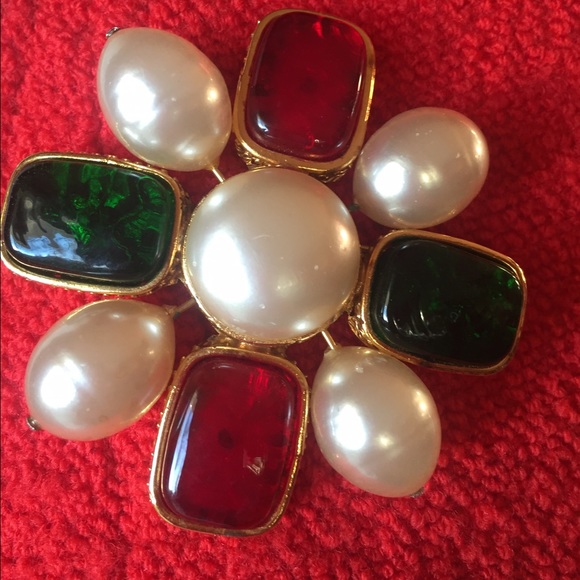 RARE! Authentic Vintage Gripoix CHANEL PIN. - Picture 3 of 8