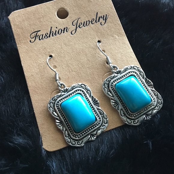 Square earrings