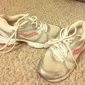 Saucony white and pink sneakers