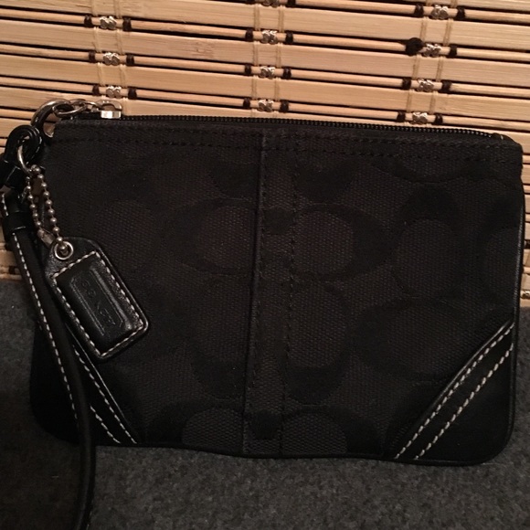 Coach back wristlet - Picture 2 of 4