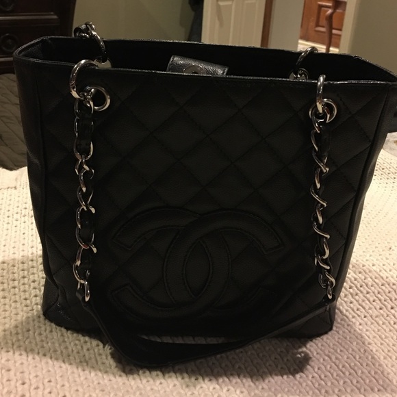 Authentic Chanel tote purse