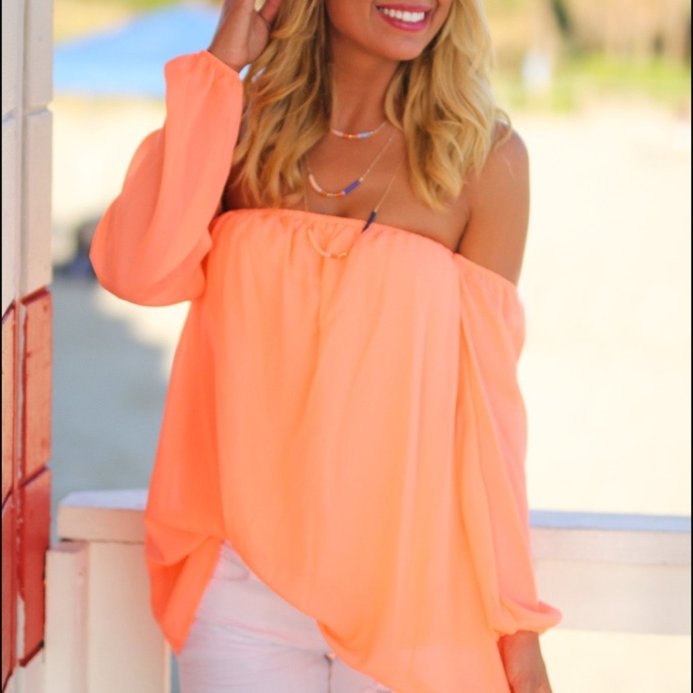 🌺SALE 🌺 Peach Off-Shoulder Top