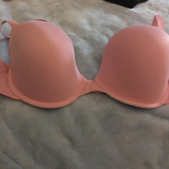 Bra padded with underwire