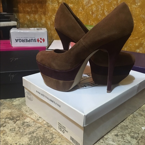 Holler chestnut platform pump by Steve Madden.