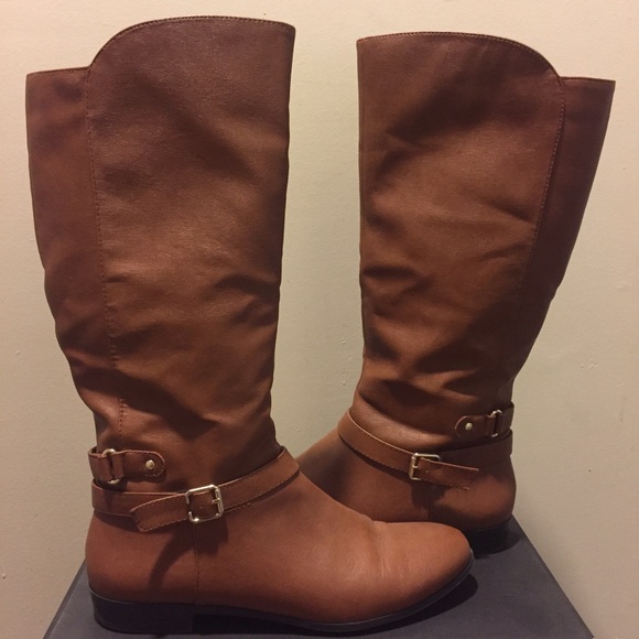 Chestnut colored riding boots