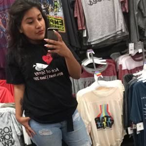 Meet your Posher, Roxana