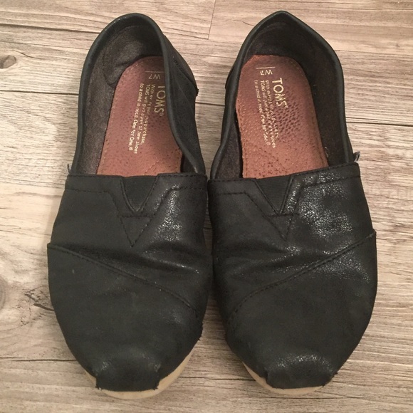 toms shiny shoes