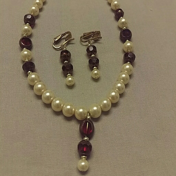 *DONATING SOON* Faux Pearl Necklace/Clip Ons - Picture 1 of 3