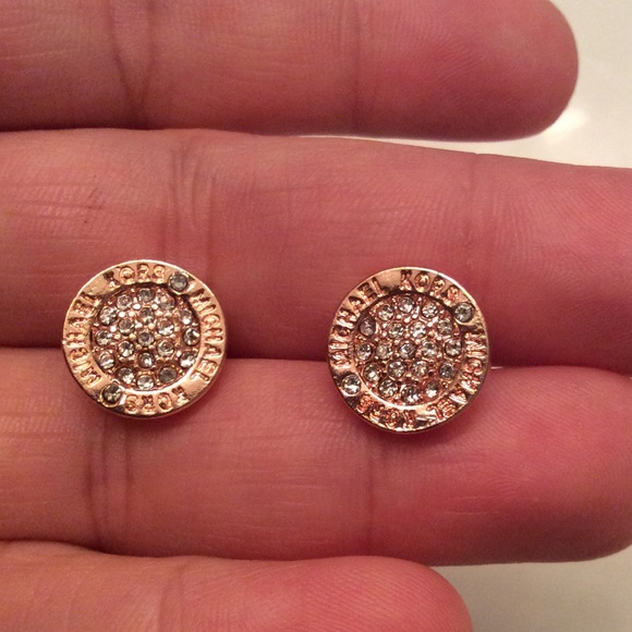 New Rose Golden Round Fashion earrings last one - Picture 3 of 5