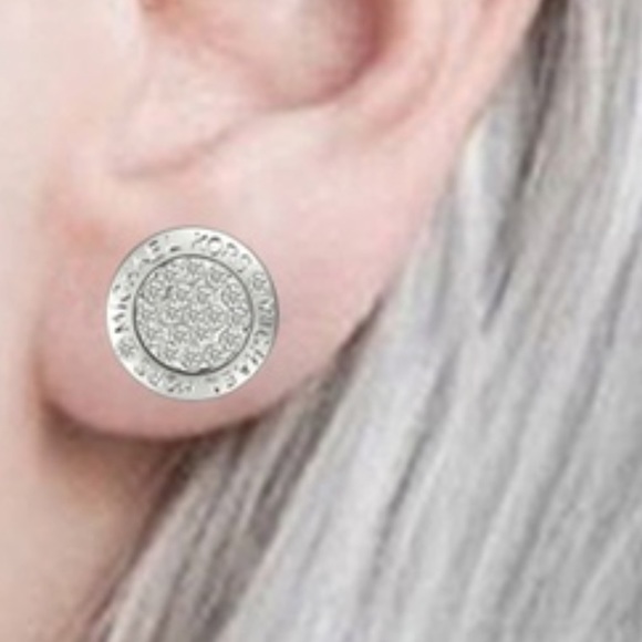 New Rose Golden Round Fashion earrings last one - Picture 5 of 5