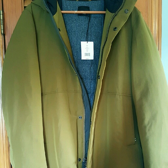 Brand New Mint Condition Vince Coat