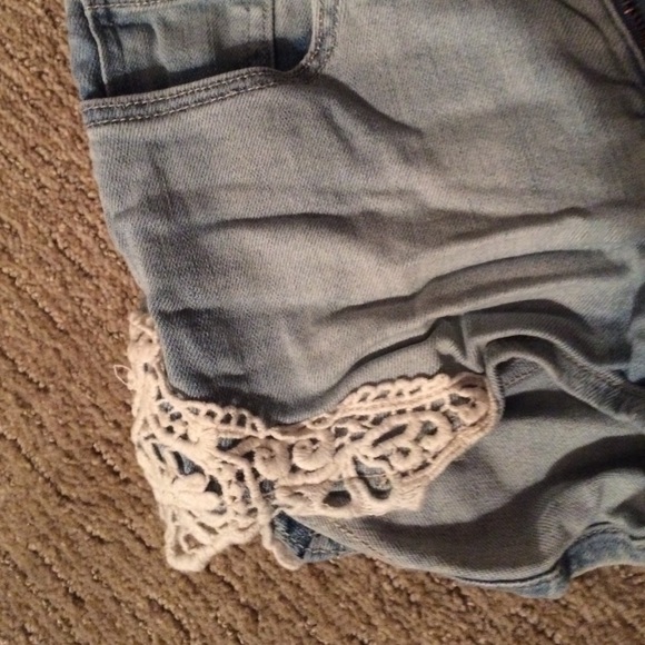 Girls shorts - Picture 2 of 2