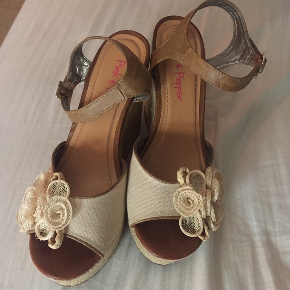 Flower wedges