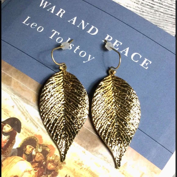 Metallic leaf earrings nwt - Picture 2 of 3