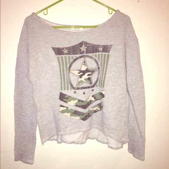 Army design flowy thermal, studded accents!