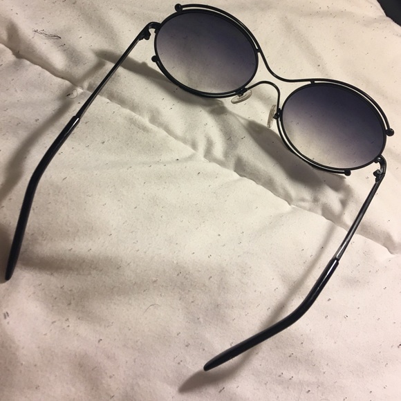 sunglasses - Picture 3 of 4