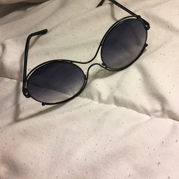 sunglasses - Picture 4 of 4