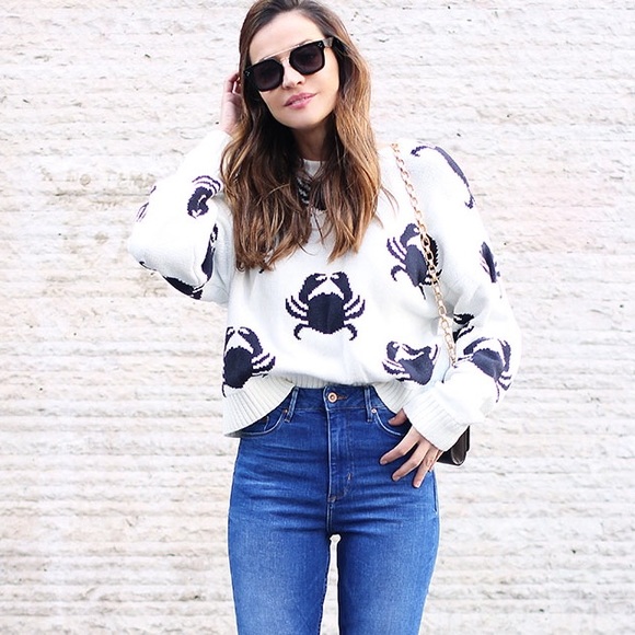 🦀 NEVER WORN! Crabby sweater!