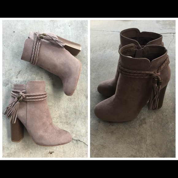 Taupe triple braided tassel suede ankle bootie - Picture 2 of 4