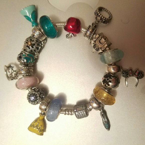 ***8HOUR FLASH SALE*** Pandora Disney bracelet!