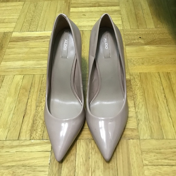 Size 6 Pink/Nude Heels (Aldo)