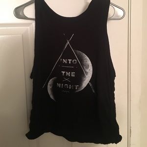 black sleeveless tank top