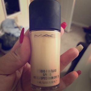 MAC studio fix liquid