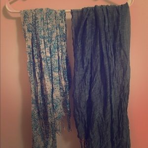 Light weight fashion scarves