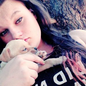 Meet your Posher, Caitlyn