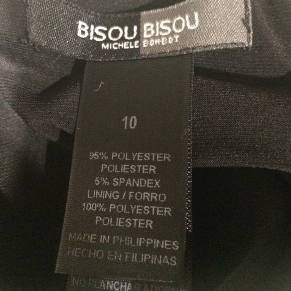 Beautiful low cut sleeveless dress - Picture 3 of 4