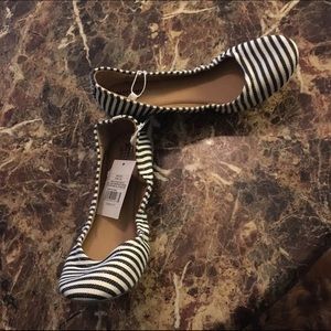 Cute NEW striped flats!