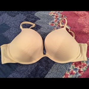 Cacique Cream Plunge Bra 40DDD