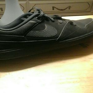 All black nikes