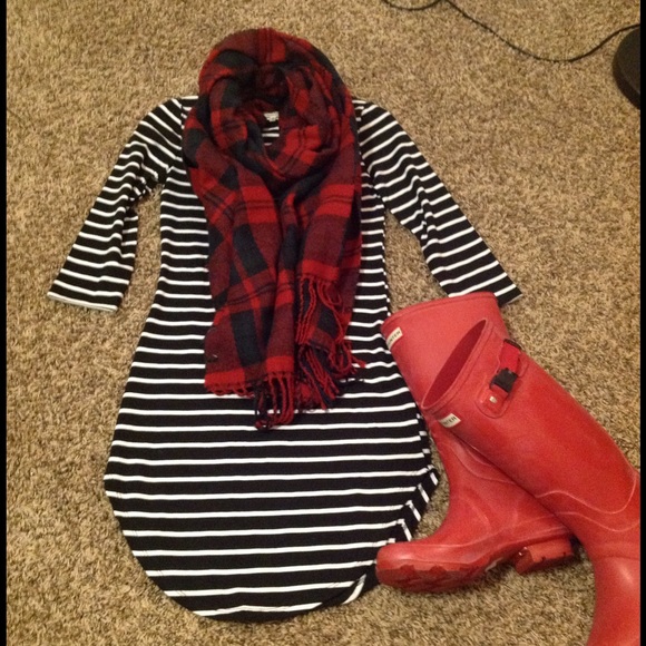 Dresses & Skirts - 🎊🎉S A L E 🎉 🎊  Black and White Stripes Dress
