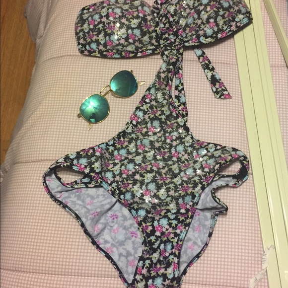 Sequined floral monokini!👙