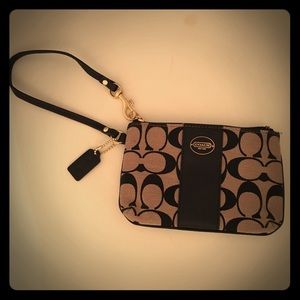 Signature Coach Wristlet - Black/Tan