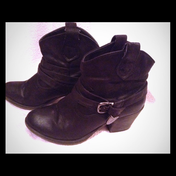 Rocket Dog pull-on low boots