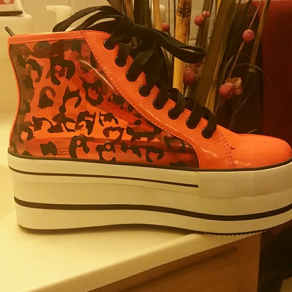 Yru - Picture 2 of 3