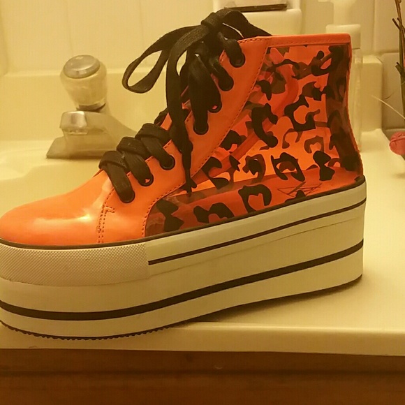 Yru - Picture 3 of 3