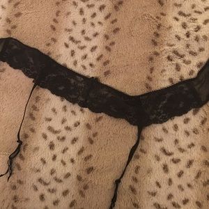 NWOT VS Lace Garder Belt