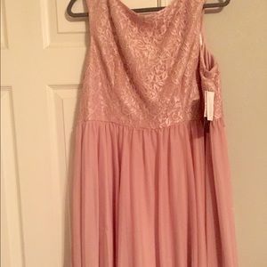 Super adorable and classy pastel pink dress 😘